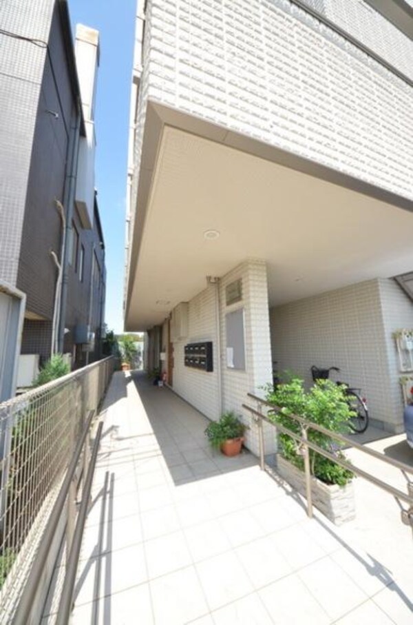 エントランス(★お問い合わせはタウンハウジング聖蹟桜ヶ丘店まで★)