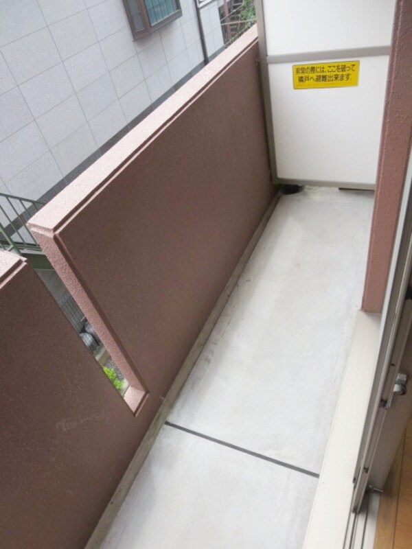 設備(★バルコニースペースもこれだけあれば洗濯物がたくさん干せま…)