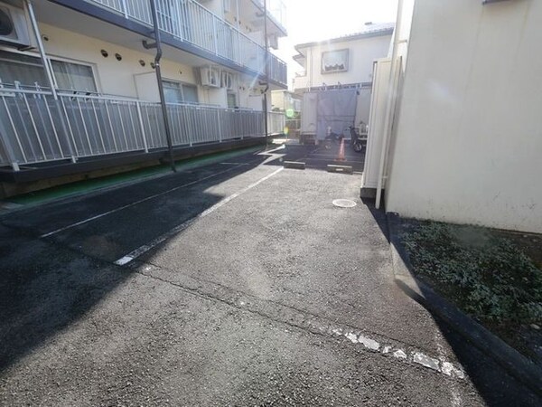 駐車場(★お部屋探しはタウンハウジング高幡不動店まで★)