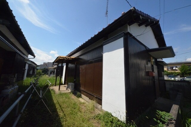 物件外観写真1　(閑静な住環境)