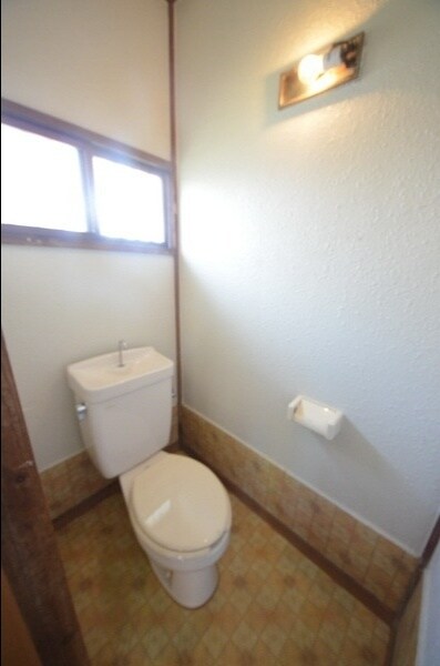 物件内観写真8　(トイレ)