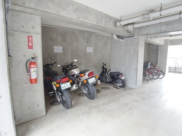 共有部分(バイク置き場あり♪)