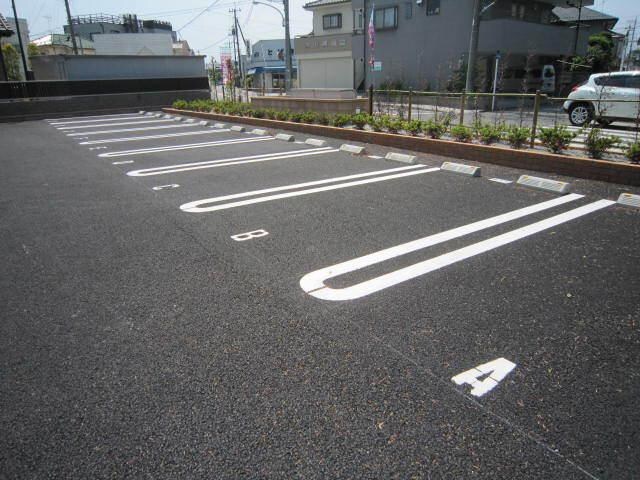 物件内観写真9　(★敷地内駐車場★)