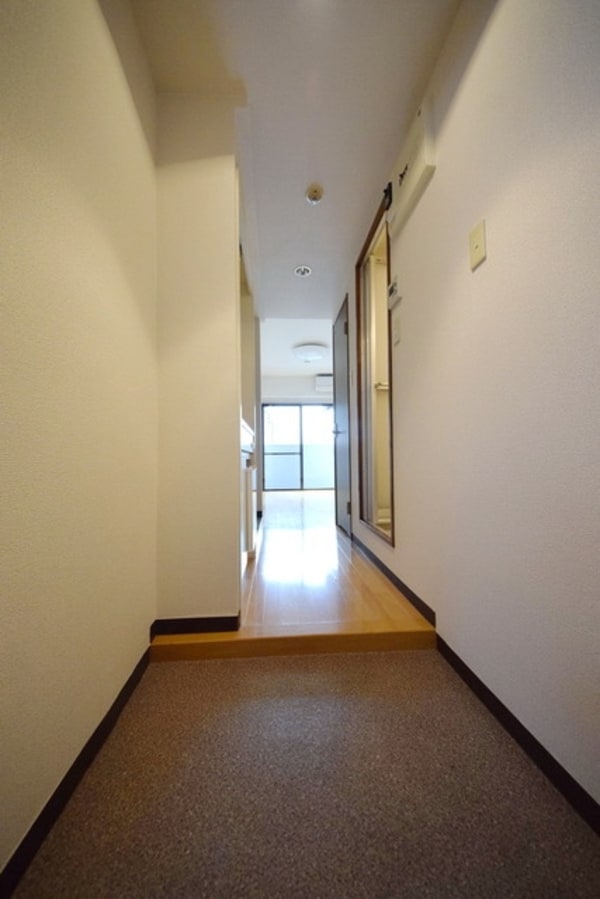 玄関(♪ただいまぁ～♪)