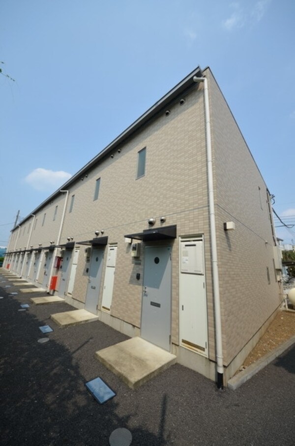 外観(♪エントランス側から見て♪)