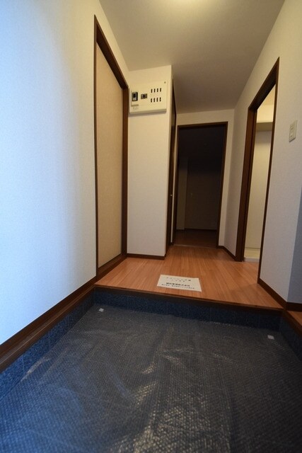 物件内観写真7　(玄関)