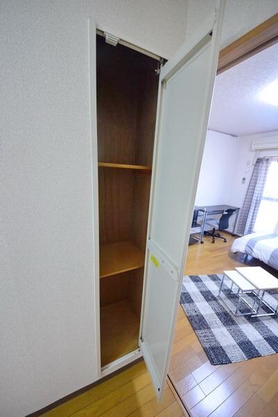 物件内観写真17　(★あっ、ここにも収納があります★)