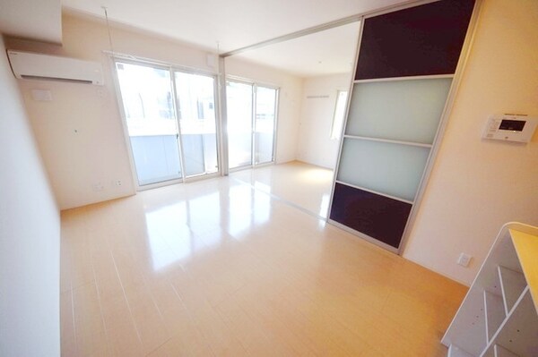 リビング・居室(★明るいリビングですね★)