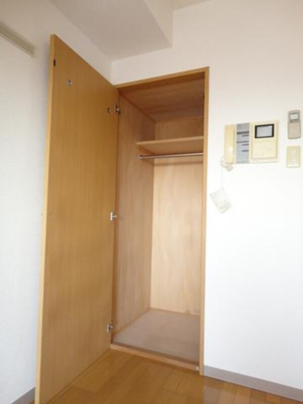 収納(♪たっぷり入る収納付き♪)