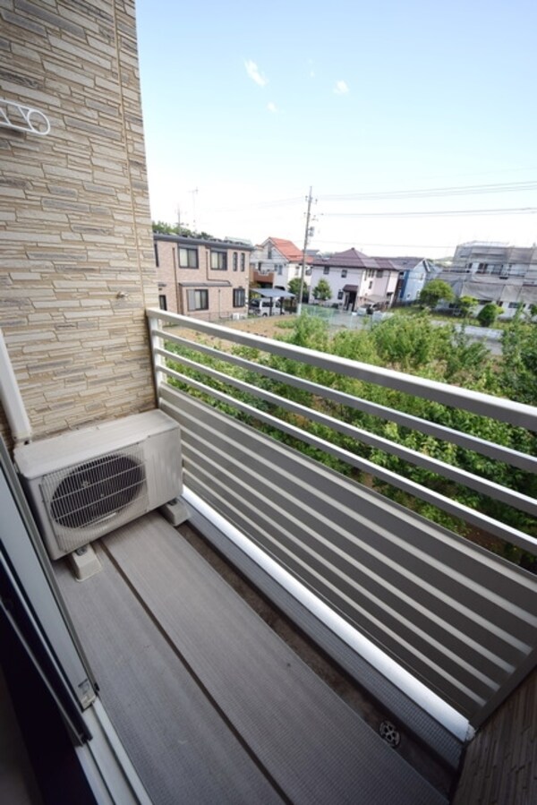 バルコニー(★お天気の日は外に干しましょう★)