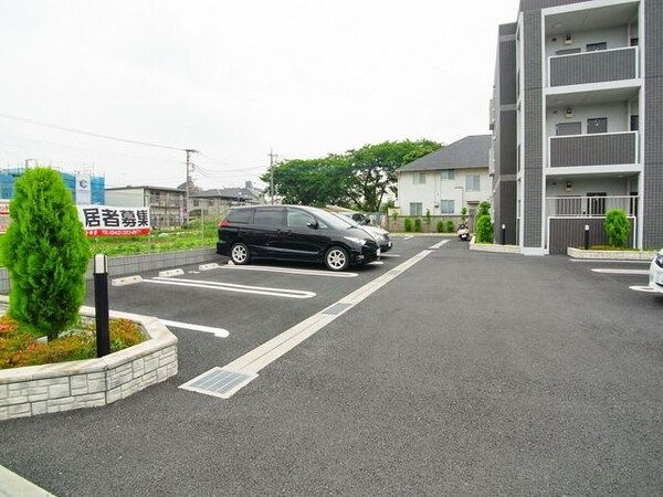 駐車場(♪敷地内駐車場♪)