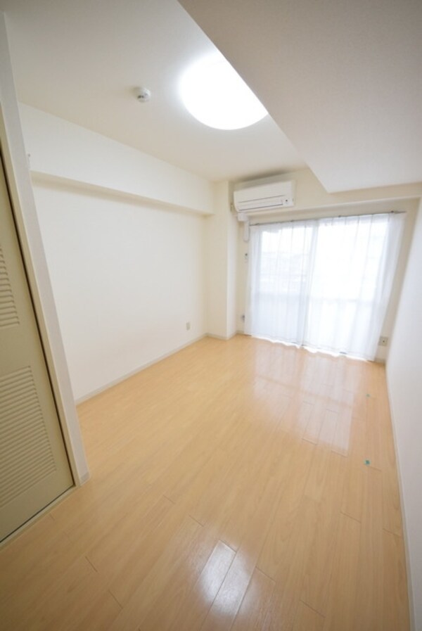 リビング・居室(★洋室6帖★)