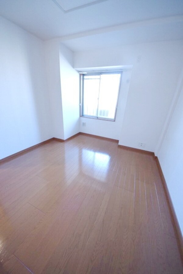 寝室(★お部屋探しは株式会社タウンハウジング東京まで★)