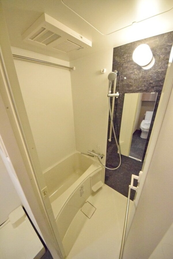 バス／シャワールーム等(朝・晩の強い味方、独立洗面台♪)