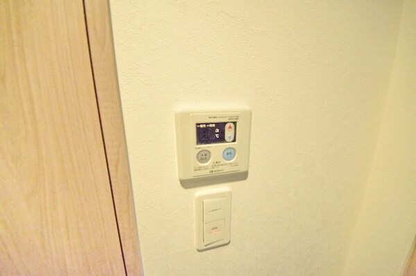 設備(リモコン式給湯器♪)