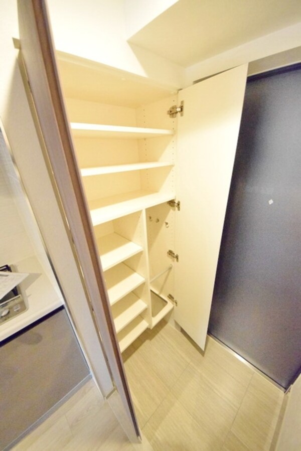 設備(たくさん入るシューズボックス♪)