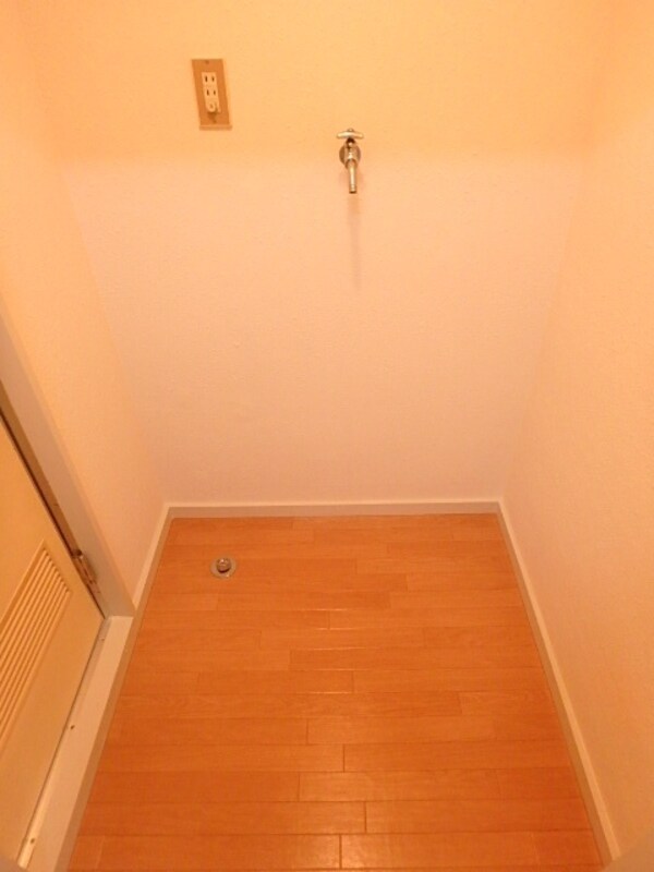 設備(室内洗濯機置場)