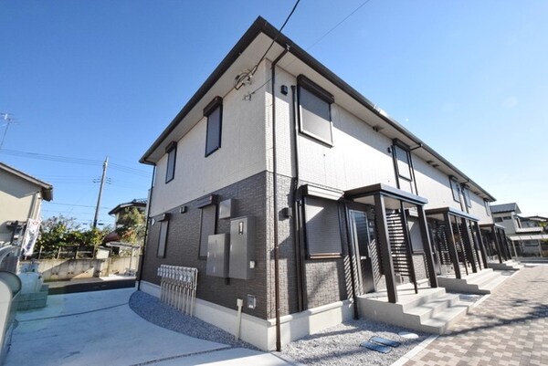 エントランス(☆内階段の建物です)