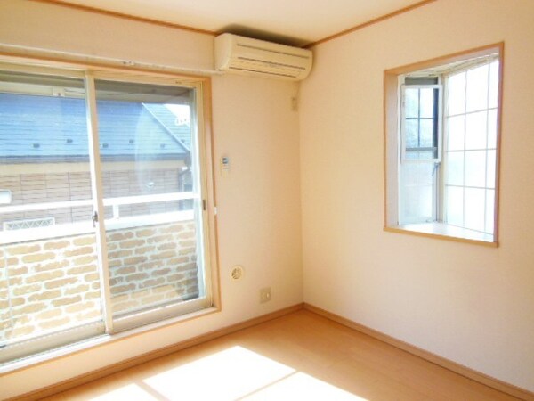 寝室(☆角部屋は２面採光☆)