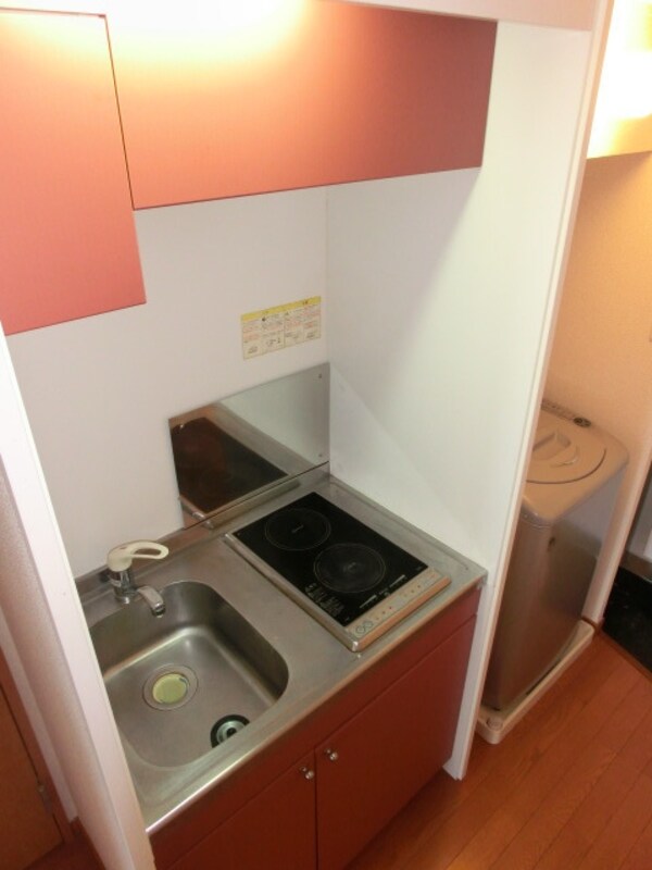 キッチン(※２階はフローリングではなくじゅうたんになります)