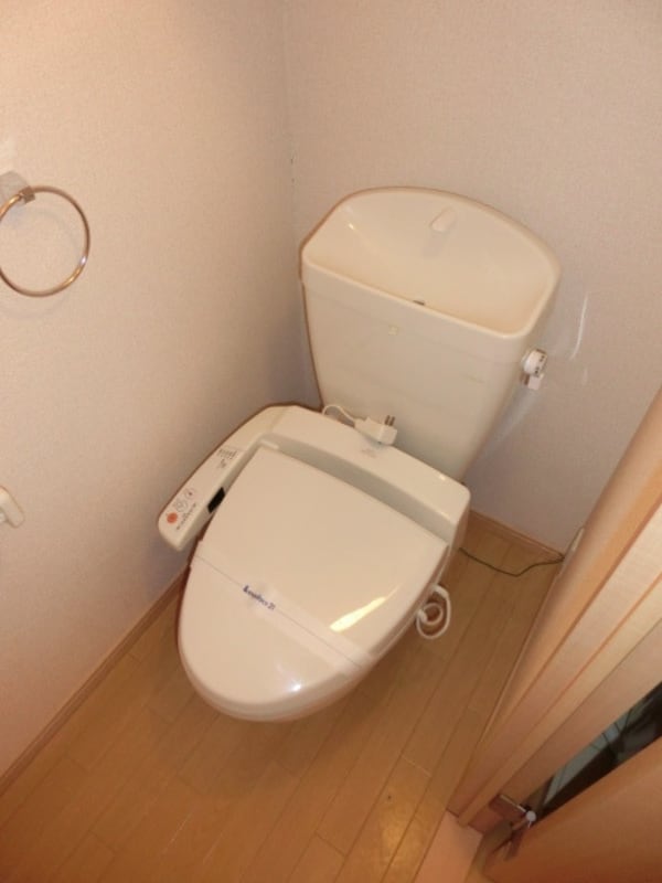 トイレ(ウォシュレット完備のトイレ)