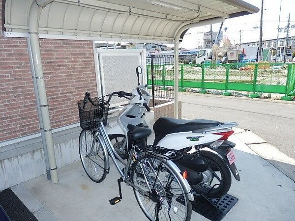 エントランス(駐輪場)