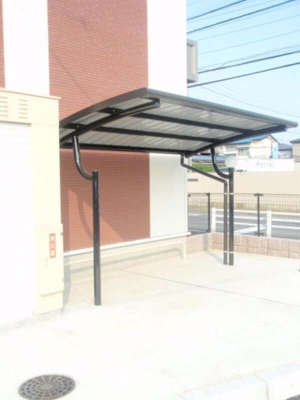 共有部分(屋根付駐輪場)