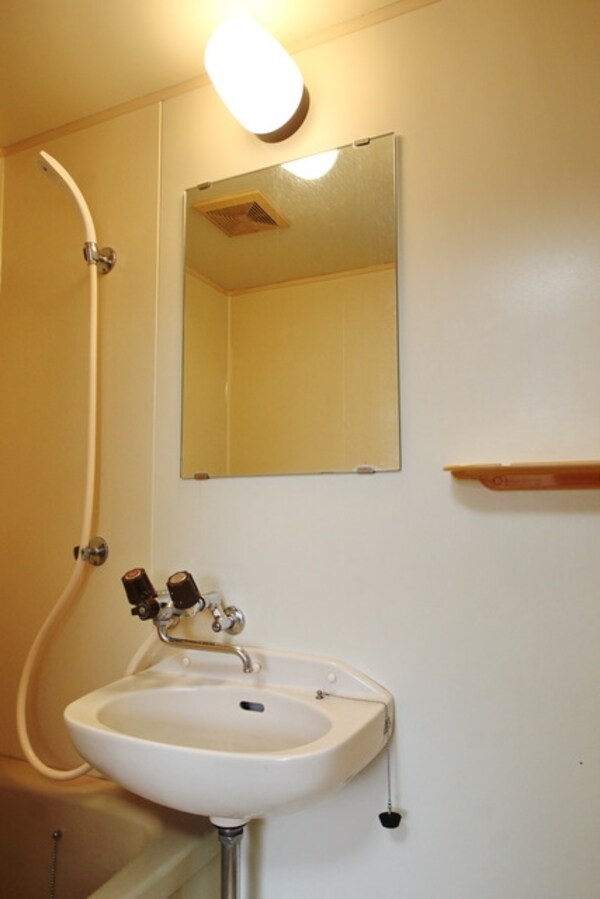 洗面(※同物件別部屋)