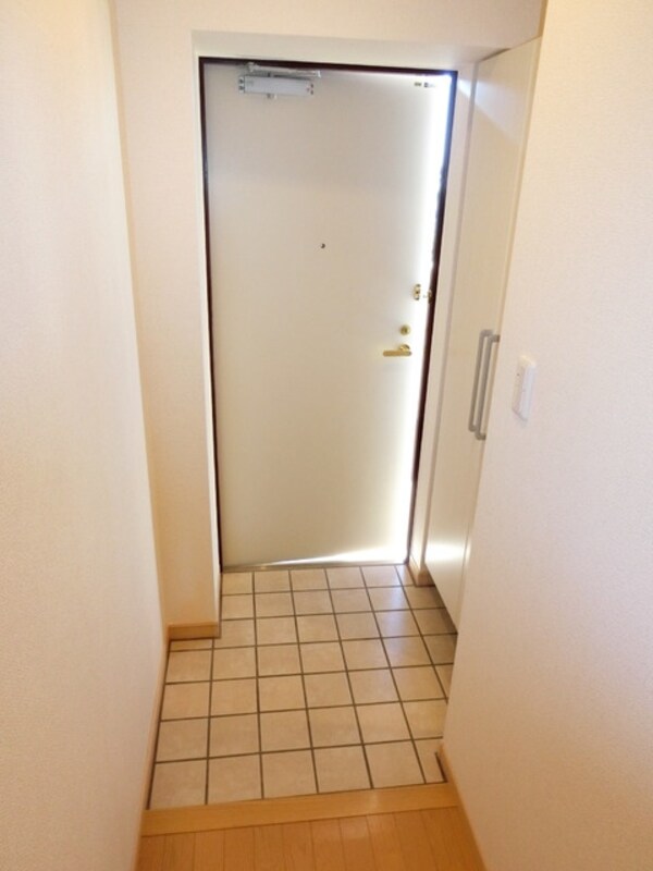 玄関(収納たっぷり玄関)