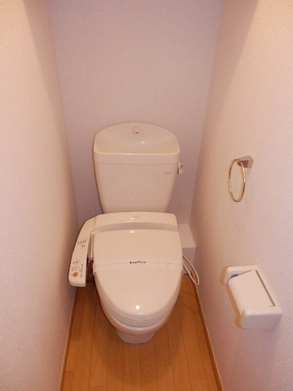 トイレ(温水洗浄便座完備)