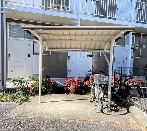 その他(屋根付き駐輪場)