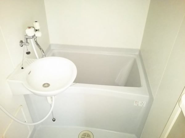 バス／シャワールーム等(バス・トイレ別です。仕様が異なる場合があります。)