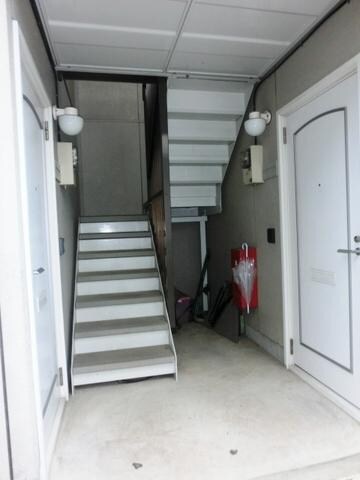 物件内観写真3　(エントランス)