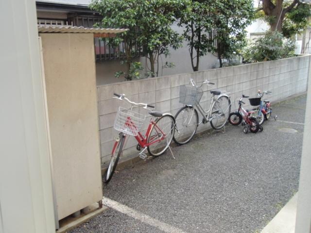 物件内観写真13　(駐輪スペース)