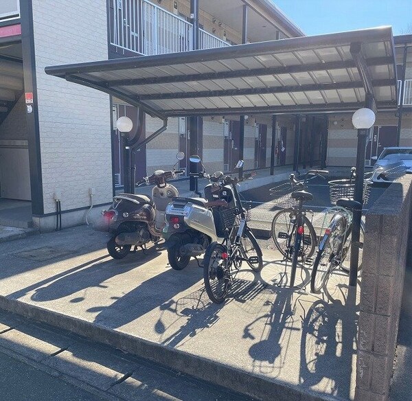 共有部分(屋根付き駐輪場)
