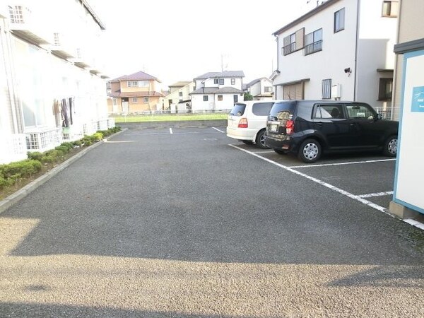 駐車場(大きな敷地内駐車場)