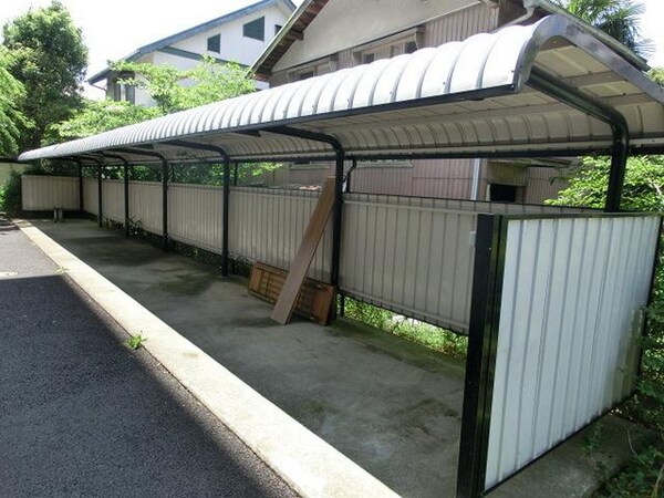 駐車場(駐輪場　敷地内駐車場もございます)