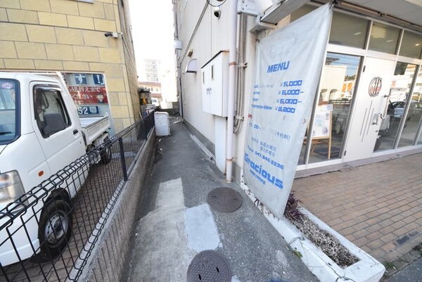 その他(奥に自転車おけます)