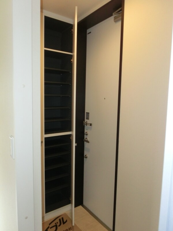 玄関(シューズボックス)