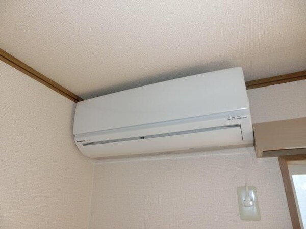 設備(エアコン付)