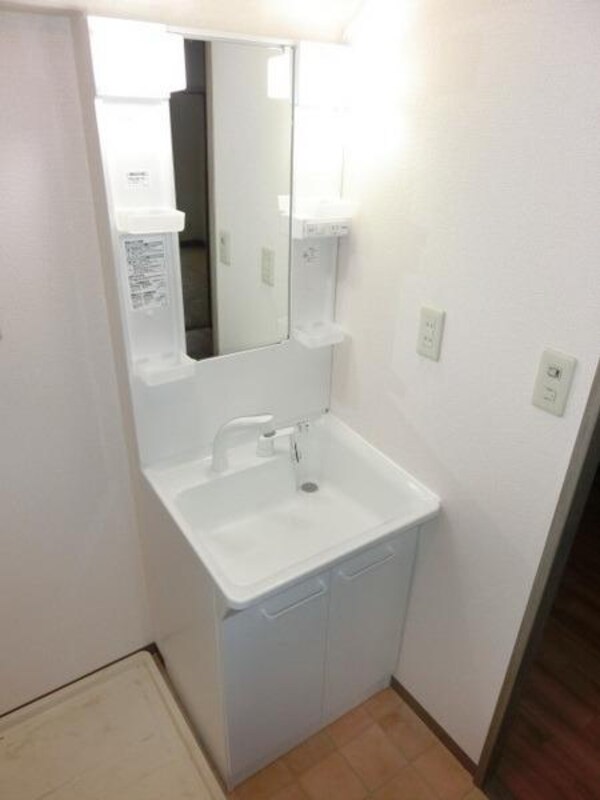 洗面(独立タイプの洗面台です)