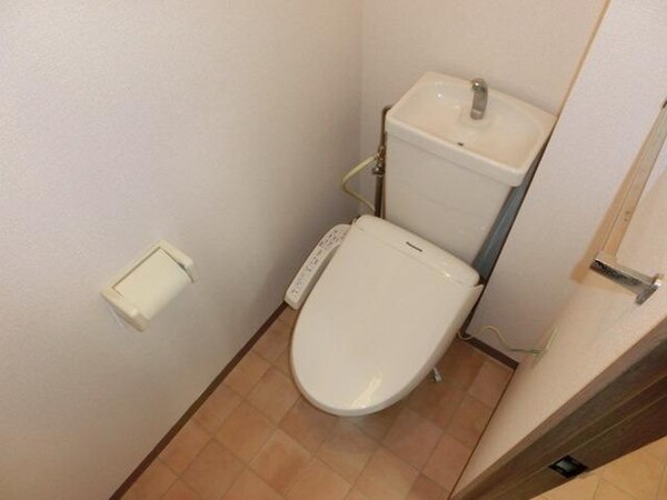 トイレ(ウォシュレット完備のトイレです)