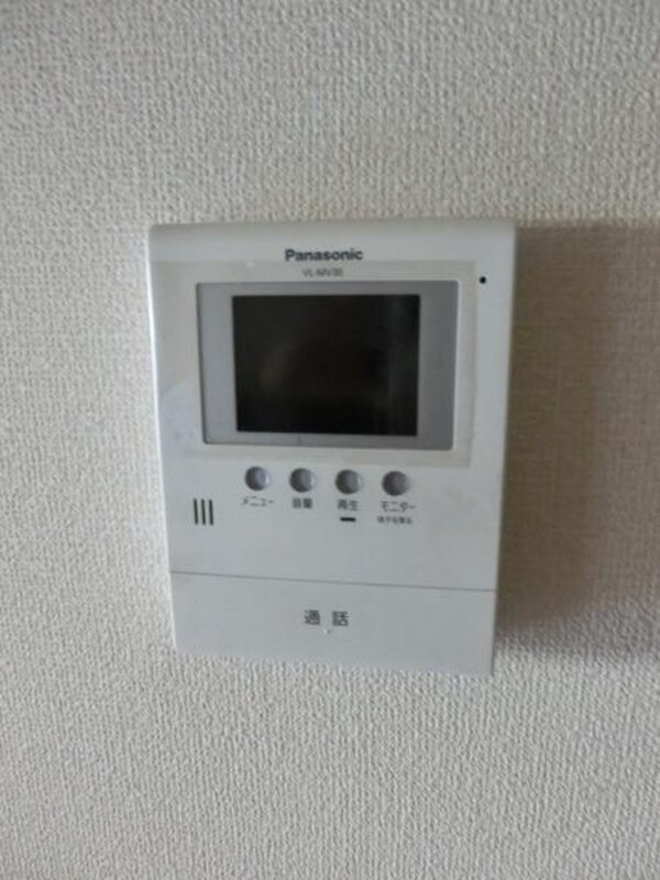 設備(モニター付きのインターホンです)