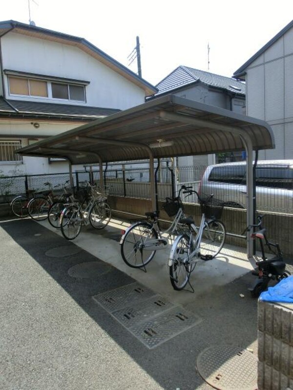 共有部分(屋根付駐輪場)
