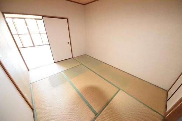 リビング・居室(和室６帖)
