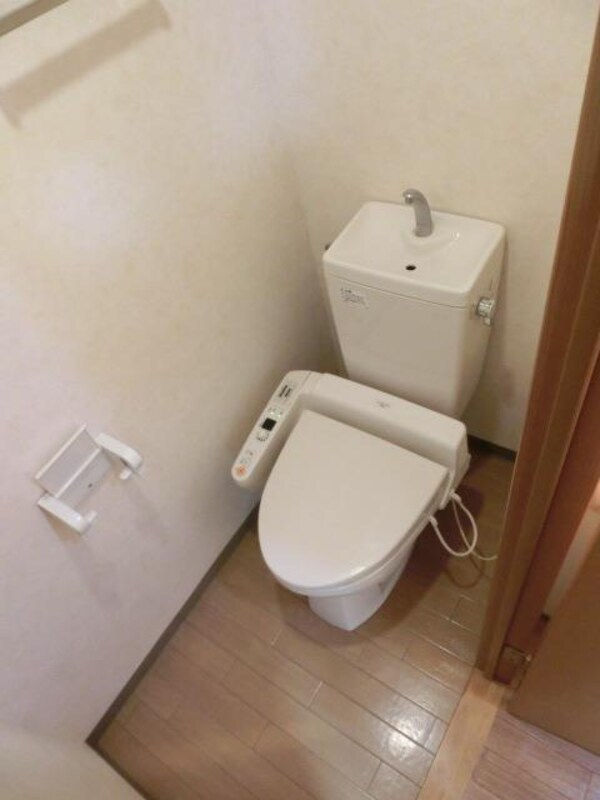 トイレ(洗浄便座付き)