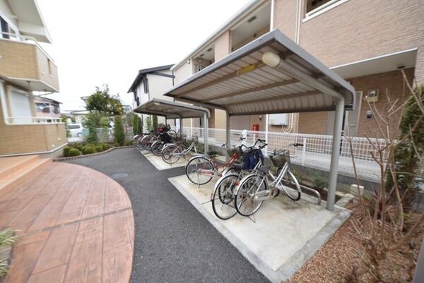 共有部分(屋根付き駐輪場)