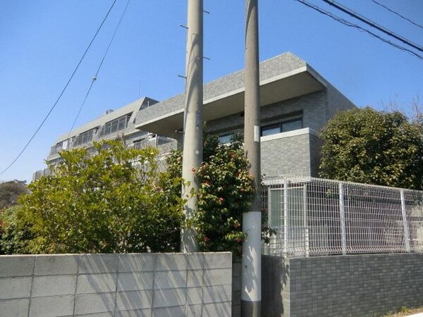 外観(閑静な住宅街の立地)