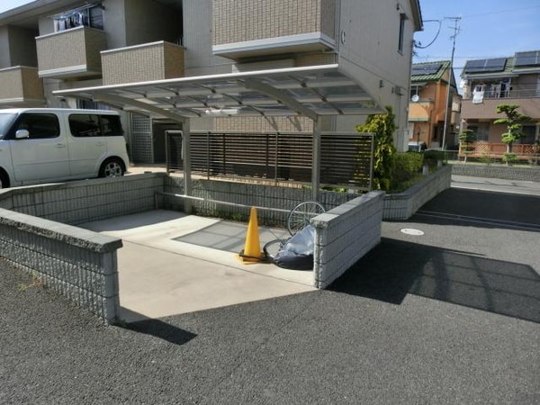 共有部分(屋根付き駐輪場)