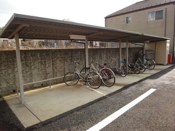 共有部分(屋根付き駐輪場)